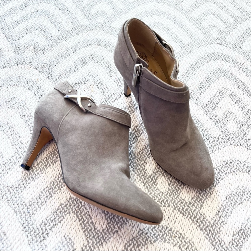 VINCE CAMUTO Venida Gray Suede Leather Heeled Ankle Booties 6 M